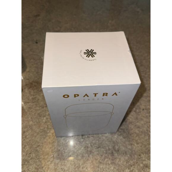 NEW SEALED OPATRA LONDON GLOW MASK PRO W/ LED LIGHT THERAPY - Picture 3 of 4